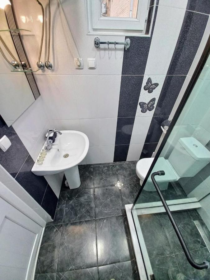 Aparthotel Rioni Kutaisi Ngoại thất bức ảnh