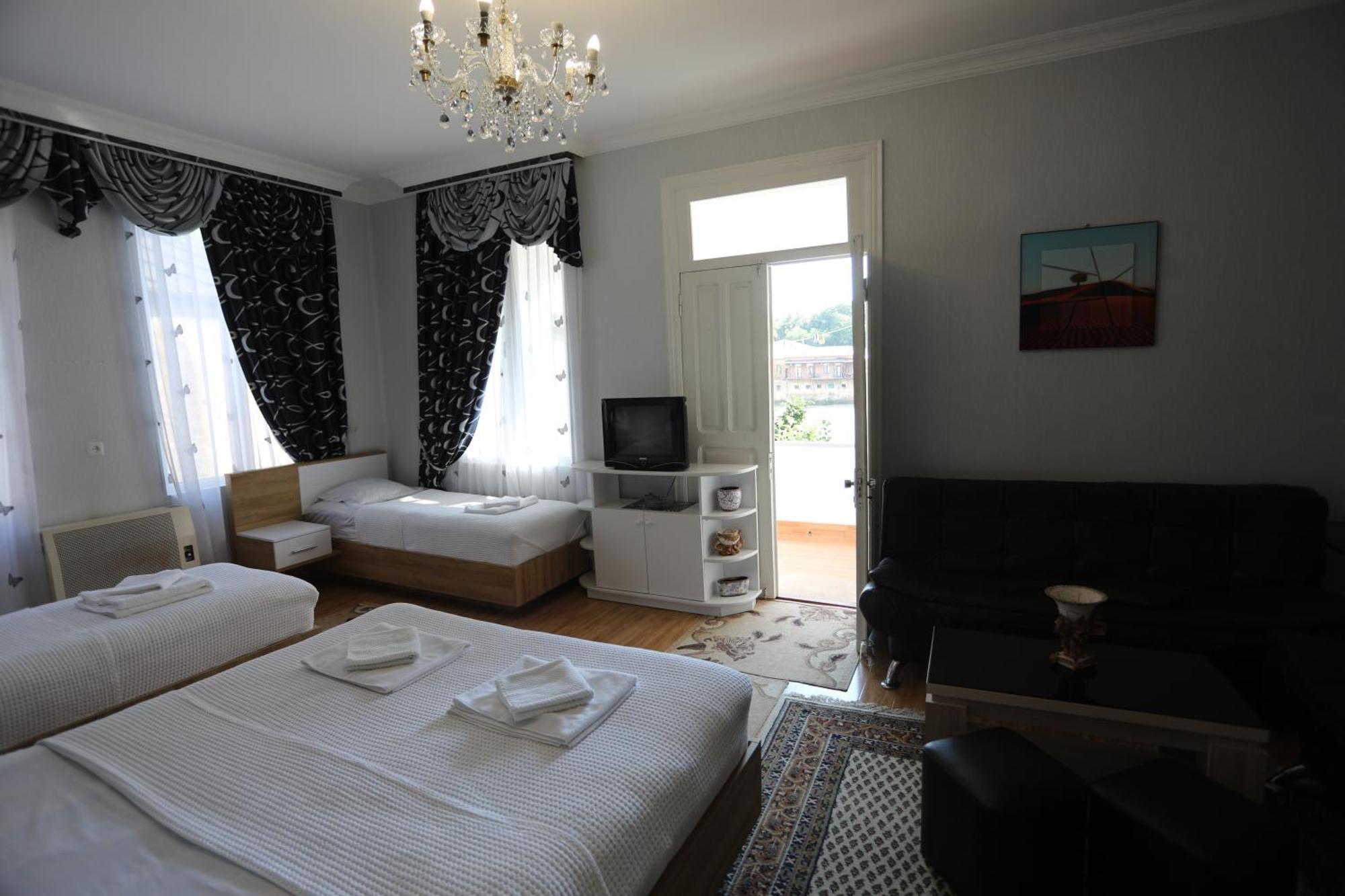 Aparthotel Rioni Kutaisi Ngoại thất bức ảnh